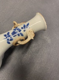 Een Chinese blauw-witte vaas met olifantenoren, Kangxi