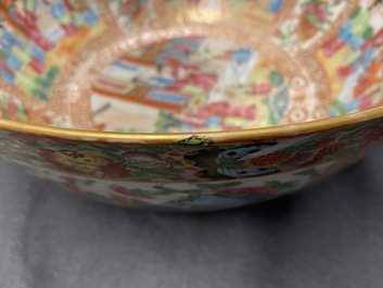 A Chinese Canton famille rose bowl, 19th C.