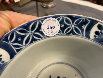A pair of Chinese blue and white bowls, Kangxi
