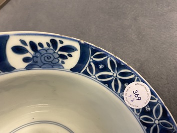 A pair of Chinese blue and white bowls, Kangxi
