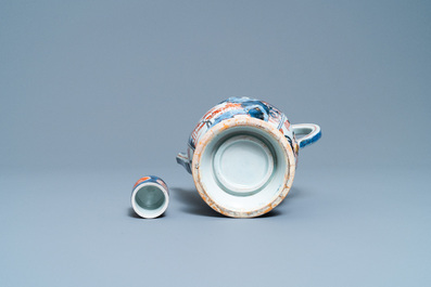 A large Japanese Imari teapot and cover, Edo, 17th C.