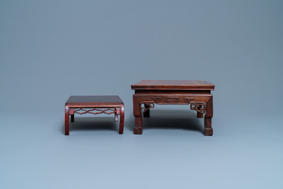 Cinq socles en bois sculpt&eacute;, Chine, 19/20&egrave;me