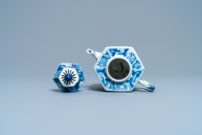A Chinese blue and white reticulated double-walled teapot and cover, Kangxi