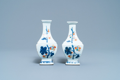 A pair of Chinese 'Pronk studio' vases, Qianlong