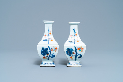 A pair of Chinese 'Pronk studio' vases, Qianlong