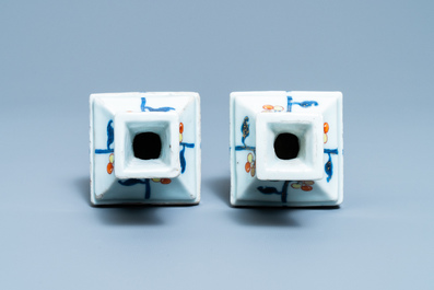 A pair of Chinese 'Pronk studio' vases, Qianlong