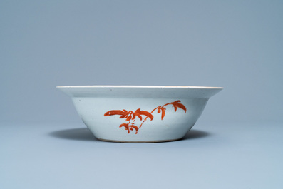 Trois bols en porcelaine de Chine famille rose, 19&egrave;me