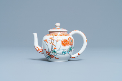 A Japanese Arita teapot and cover, Edo, 18th C.
