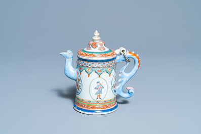 Une th&eacute;i&egrave;re couverte en porcelaine de Chine famille rose &agrave; d&eacute;cor d'europ&eacute;ens, Qianlong