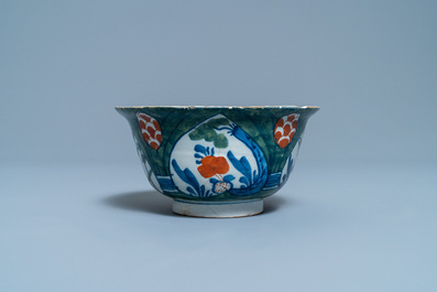 Un ensemble en fa&iuml;ence de Delft polychrome &agrave; d&eacute;cor 'quatre coeurs', 1&egrave;re moiti&eacute; du 18&egrave;me