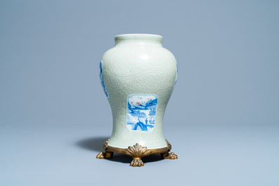 Een Chinese celadon vaas met blauw-witte en koperrode panelen, Kangxi