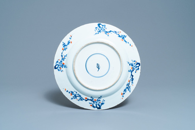 Two Chinese chargers and five plates, Kangxi/Qianlong