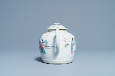 Een Chinese famille rose theepot met deksel, Guangxu merk en periode
