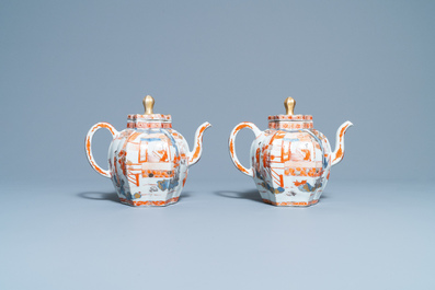 A pair of very large Chinese Imari-style teapots and covers, Kangxi