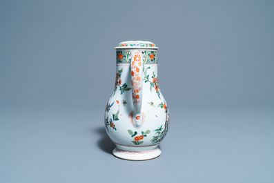 Een Chinese famille verte dekselkan, Kangxi