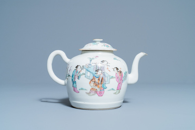 Een Chinese famille rose theepot met deksel, Guangxu merk en periode