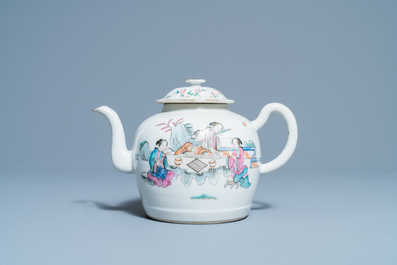Een Chinese famille rose theepot met deksel, Guangxu merk en periode