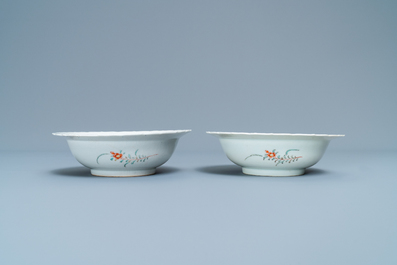 Four Japanese Kakiemon-style bowls with floral design and playing boys, Edo, 18/19th C
