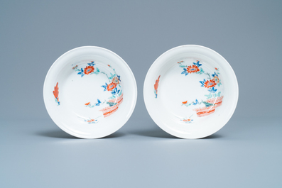 Four Japanese Kakiemon-style bowls with floral design and playing boys, Edo, 18/19th C