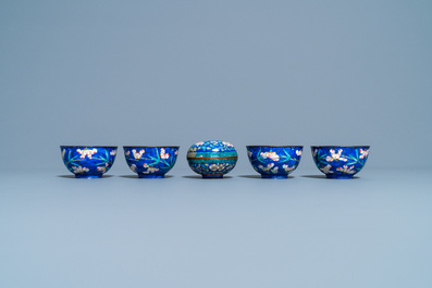 Quatre bols et une bo&icirc;te couverte en &eacute;maux de Vietnam de type Phap Lam Hue, marque Minh Mang, 1820-1841