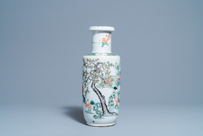 A Chinese famille verte rouleau vase, 19th C.