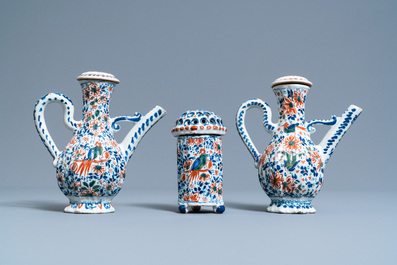 A Dutch Delft cashmere palette cruet set and shaker on stand, 1st quarter 18th C.