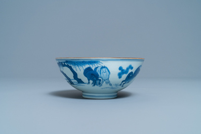 Een Chinese blauw-witte kom met de 'Acht paarden van Mu Wang', Jiajing merk, Kangxi