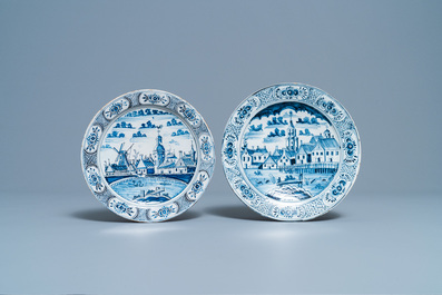 Deux assiettes en fa&iuml;ence de Frislande &agrave; d&eacute;cor de vues topographiques, dat&eacute;es 1789 et 1790