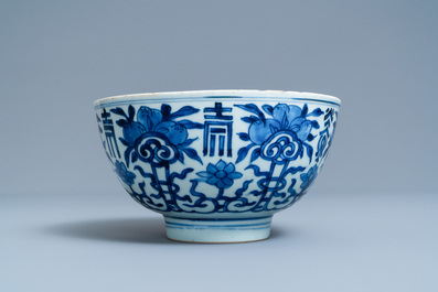 A Chinese blue and white 'Shou' bowl, 'Shen de tang bo gu zhi' mark, Kangxi
