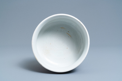 Een Chinese blauw-witte wierookbrander met vier luohans, Kangxi