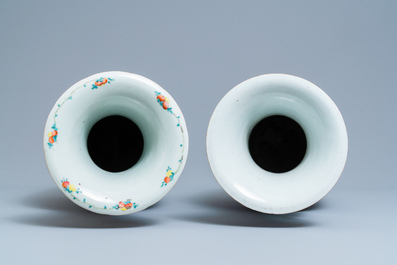 Deux vases en porcelaine de Chine famille rose, 19&egrave;me