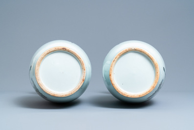 A pair of Chinese famille rose vases, 19/20th  C.