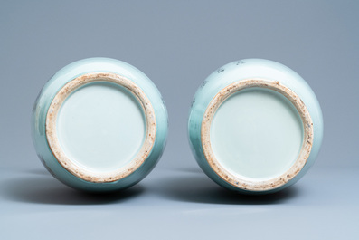 Une paire de vases en porcelaine de Chine famille rose, 19/20&egrave;me