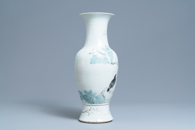 A Chinese qianjiang cai vase with butterfly-shaped ornaments, 19th C.