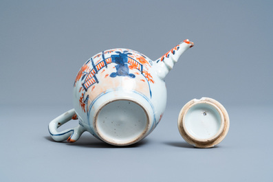 Een Chinese Imari-stijl theepot, Kangxi