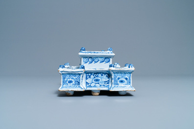 A large blue and white Delft-style inkwell, Nurnberg faience, Germany, 18th C.