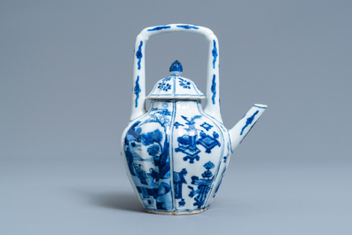 A ribbed Chinese blue and white teapot and cover, Kangxi