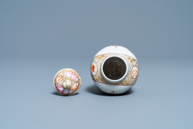 Une bo&icirc;te &agrave; th&eacute; en porcelaine de Chine famille rose aux armes de Van den Cruyce pour le march&eacute; belge, Qianlong