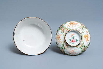 A Chinese Thai market Bencharong bowl and cover, 19th C.