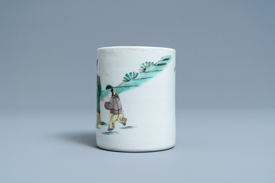 Un pot &agrave; pinceaux en porcelaine de Chine famille verte, Kangxi