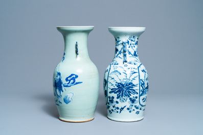 Deux vases en porcelaine de Chine en bleu et blanc sur fond c&eacute;ladon, 19&egrave;me