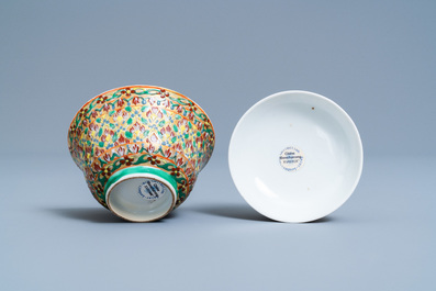 Deux bols couverts en porcelaine de Chine Bencharong pour le march&eacute; thai, Chine, 19&egrave;me