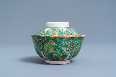 A Chinese Thai market Bencharong bowl and cover, 19th C.