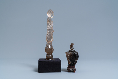 Une figure de Bouddha et un petit vase couvert en cristal de rocher sculpt&eacute;, Chine, 19/20&egrave;me