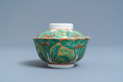 A Chinese Thai market Bencharong bowl and cover, 19th C.