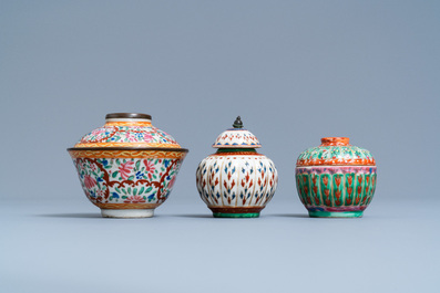 Two Chinese Thai market Bencharong bowls and covers and a covered jar, 19th C.