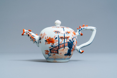Een Chinese Imari-stijl theepot, Kangxi