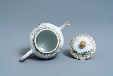 Une th&eacute;i&egrave;re couverte en porcelaine de Chine grisaille et dor&eacute; &agrave; d&eacute;cor de 'La Resurrection', Qianlong