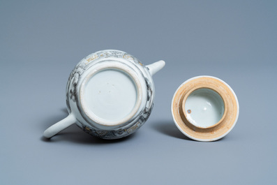 Une th&eacute;i&egrave;re couverte en porcelaine de Chine grisaille et dor&eacute; &agrave; d&eacute;cor de 'La Resurrection', Qianlong