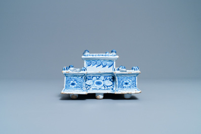 A large blue and white Delft-style inkwell, Nurnberg faience, Germany, 18th C.
